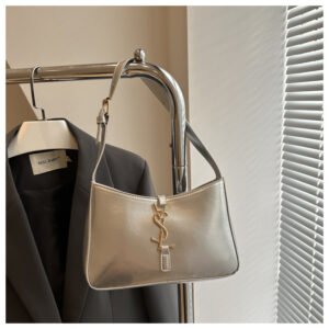 Alternative view of fashion lock handbag small square bag women's bag summer new style light luxury stylish shoulder bag commuter underarm bag Code-N417