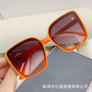 Alternative view of Korean Women's Anti-ultraviolet Retro Square Sunglasses
