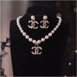 Branded fashionable Jewellery set