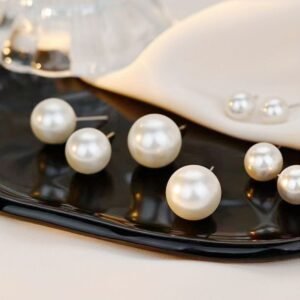 Round Shell Pearl Earring
